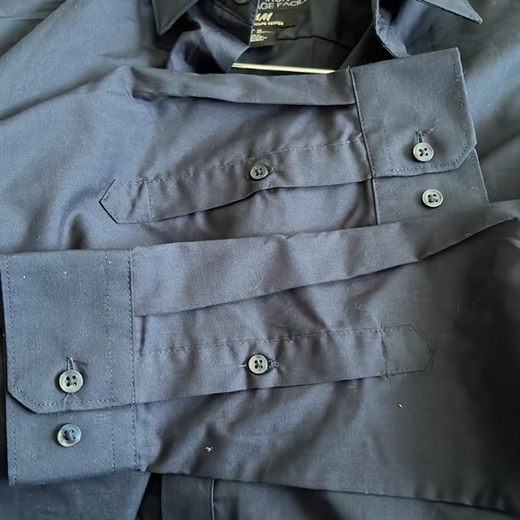 H&M Men’s navy blue button down size XS - Picture 4 of 4